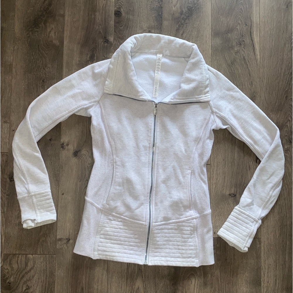✨SOLD✨Lululemon Grey Radiant Jacket/ Zip Up Sweatshirt